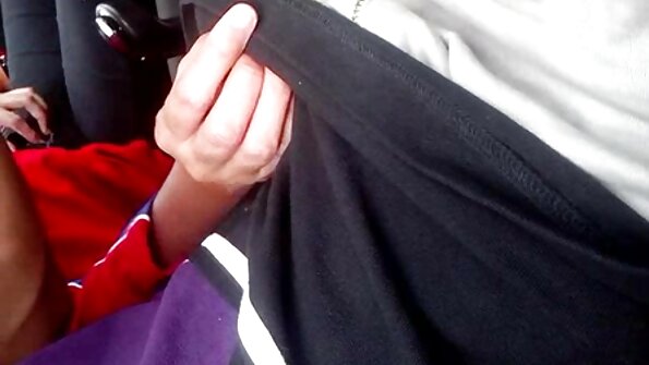 Bokong gedhe pirang adores bouncing ing dheweke panas stepdad