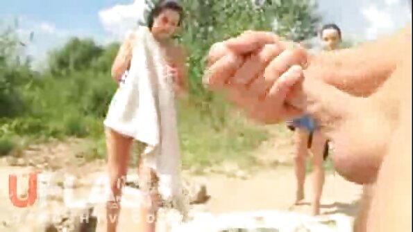 Cah ayu bookworm luwih seneng duwe jago ing dheweke bootyhole