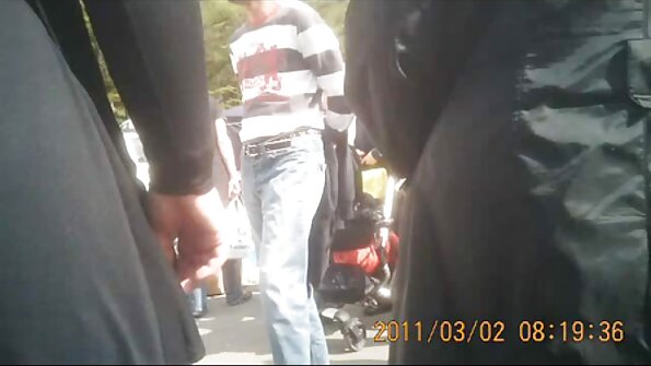 Wong wadon nengsemake pleased dening pacangan lawas kang rama-ing-hukum