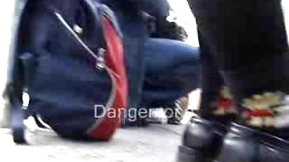 A pirang karo bokong amba njupuk kontol shoved nang dheweke tutuk