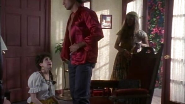 Cantik gagak rambut asu bakal rammed dening dheweke nakal stepdad