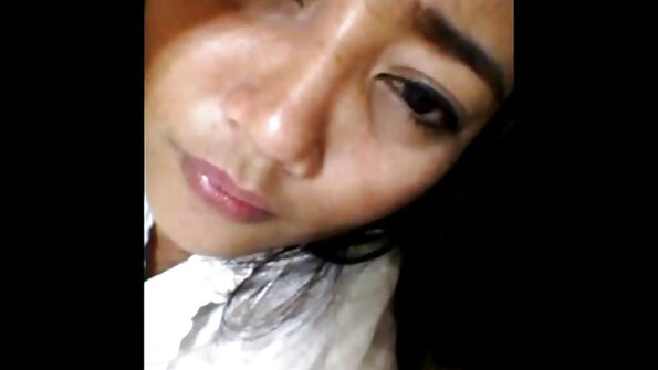 Agustus Taylor dijamin ing lenga lan bokong bajingan dening nglukis kontol