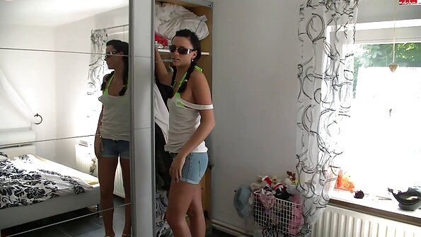 Cewek ireng Luna Corazon nunggang kontol putih ing cowgirl mbalikke