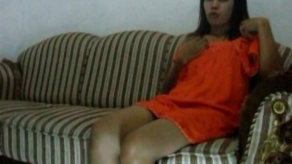 A kusut solo girl punika meksa nindakake perkara sing jinis dolanan ing dheweke teles cunt lan tutuk