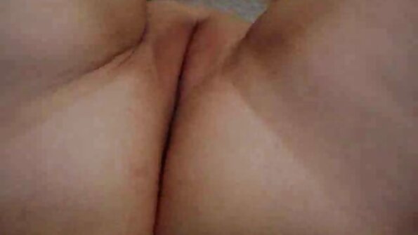 A pelacur karo kaca tingal punika idaman silit jinis lan dheweke ditampa iku