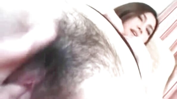 Pirang karo gedhe susu iki njupuk kontol amba nang dheweke dipun cukur pus