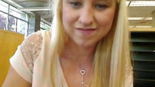 Cassandra Cruz cidra nalika bojone adoh