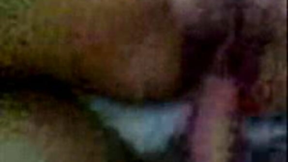 A bimbo karo wong ireng ing veranda, njupuk dheweke cunt bajingan