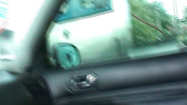 A pirang karo rambute ing dheweke cunt penetrated ing dheweke nyenyet pus