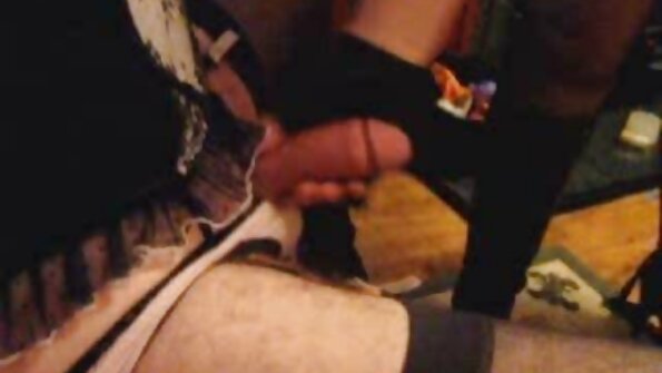 Asia amatir iki manggonke dheweke sirah dhateng a hard erect pecker