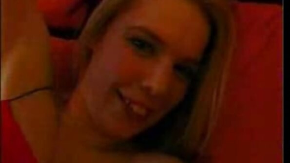 pirang Darling karo nglukis bokong bakal rammed dening dheweke pacangan