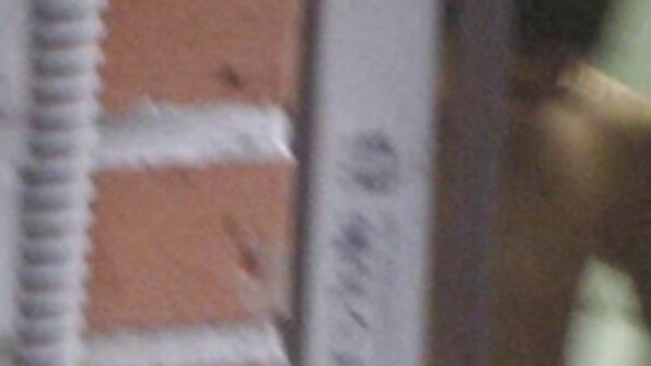 A pirang njupuk dheweke pus ngambong lan uga rammed tenan uga