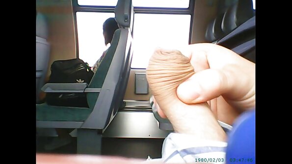 A brunette karo alam susu mbukak munggah dheweke sikil bakal humped