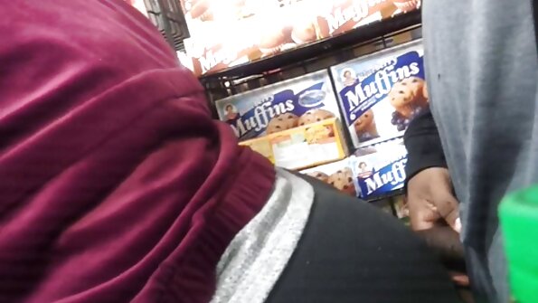 A bayek sing wis becik amba susu iki njupuk bajingan ing meja sekolah