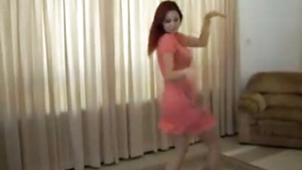 A putri semok iki njupuk jago kulo ing limo sawise pesta